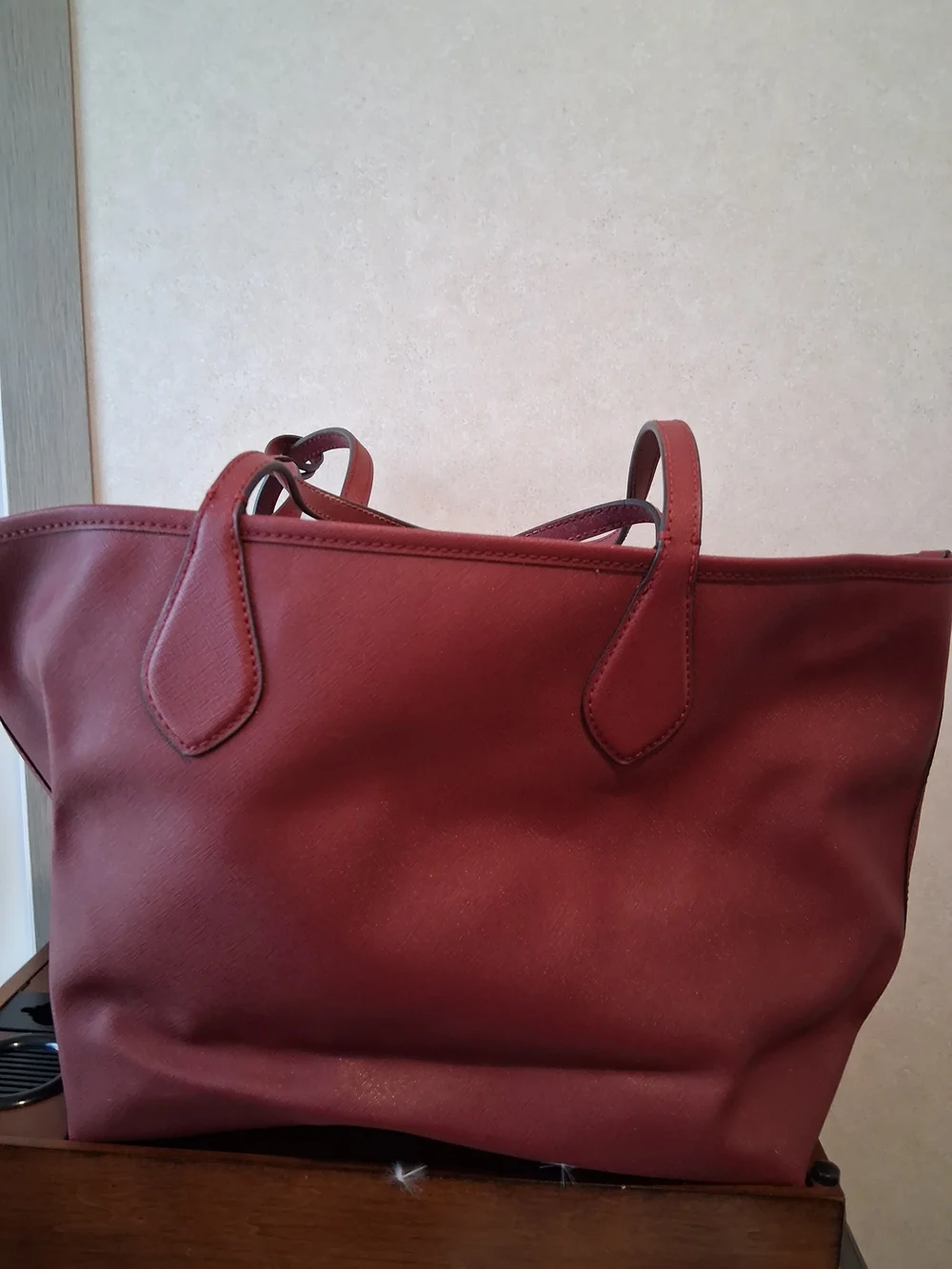 Michael Kors Burgundy Tote Bag - Classic Saffiano Leather With Attached Wallet - Picture 6 of 6